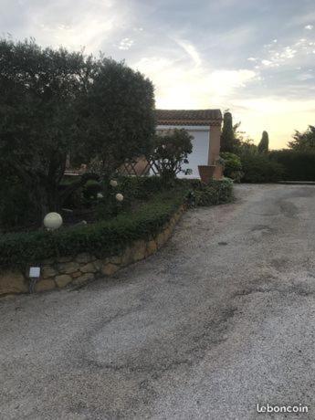 Studio 30 M² Villa Lançon-Provence Екстериор снимка